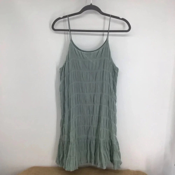Final Touch Women’s Crinkle Dress in Sage Green - Picture 1 of 6